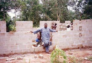 la construction du bâtiment principal à Hahamê